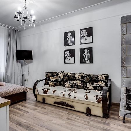 Apartment Near Circus Львів Екстер'єр фото