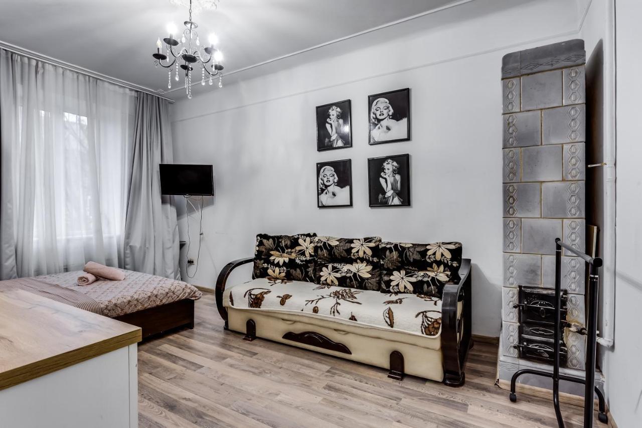 Apartment Near Circus Львів Екстер'єр фото
