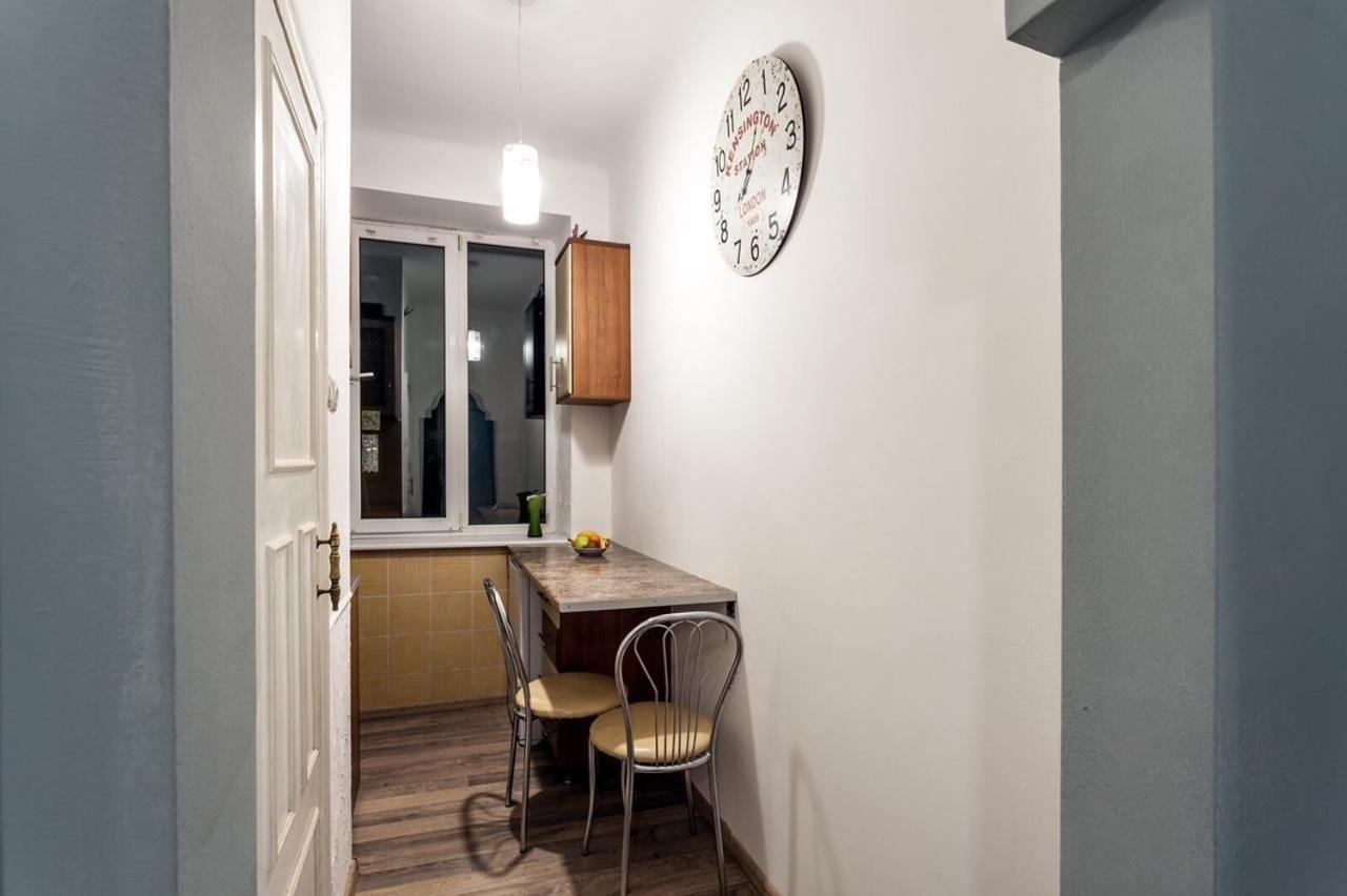 Apartment Near Circus Львів Екстер'єр фото